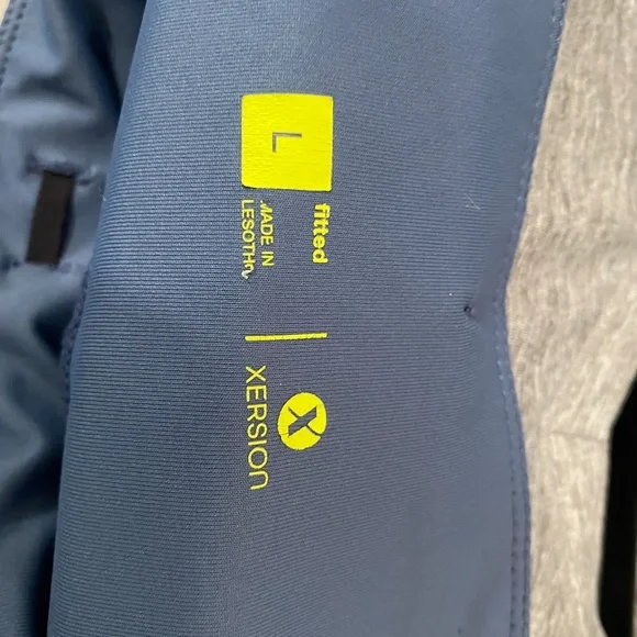 Xersion Women's Fitted Capri Legging Size Large Slate Blue & White Striped - Picture 7 of 7